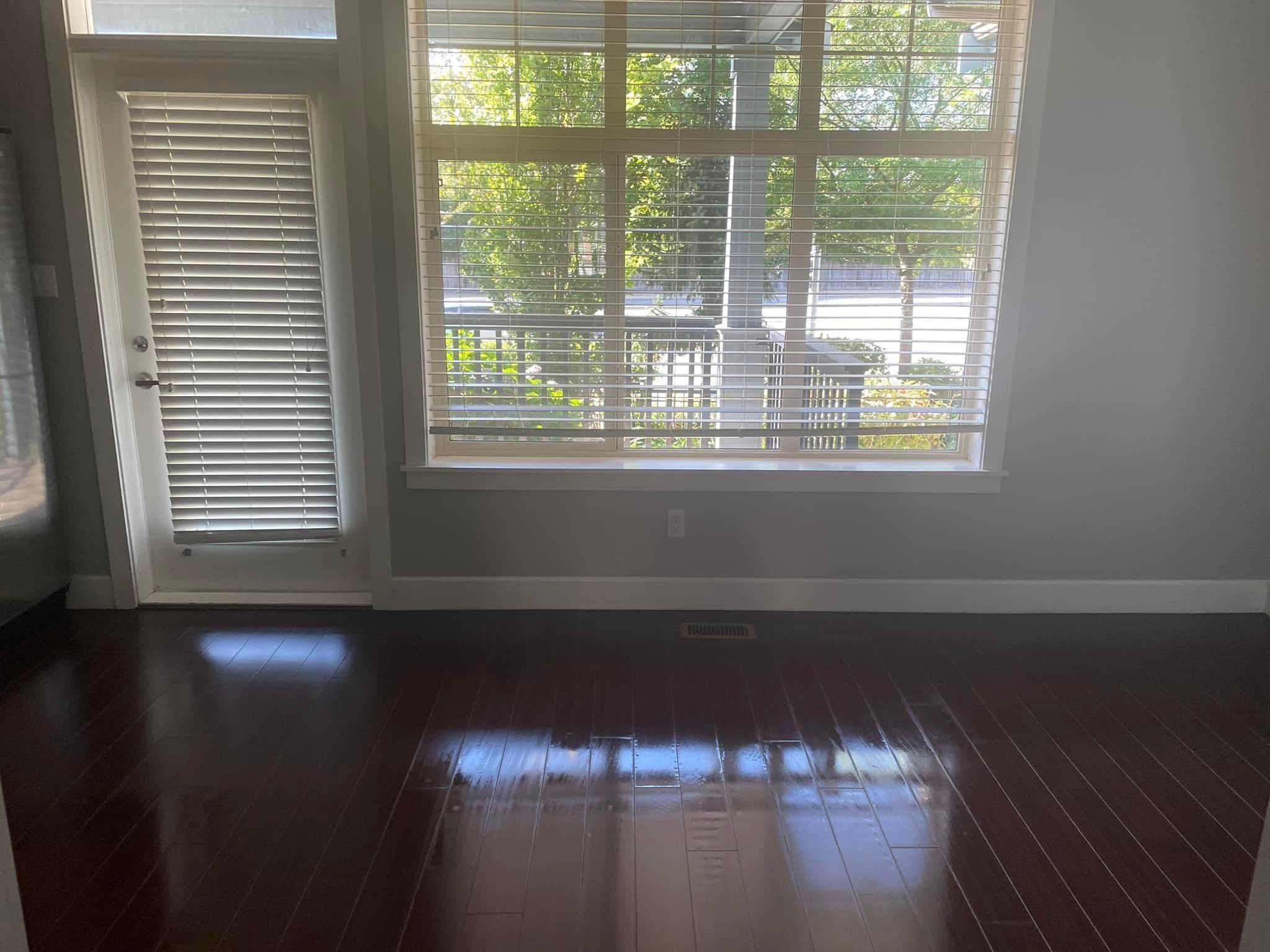Commercial Floor — Professional Finish