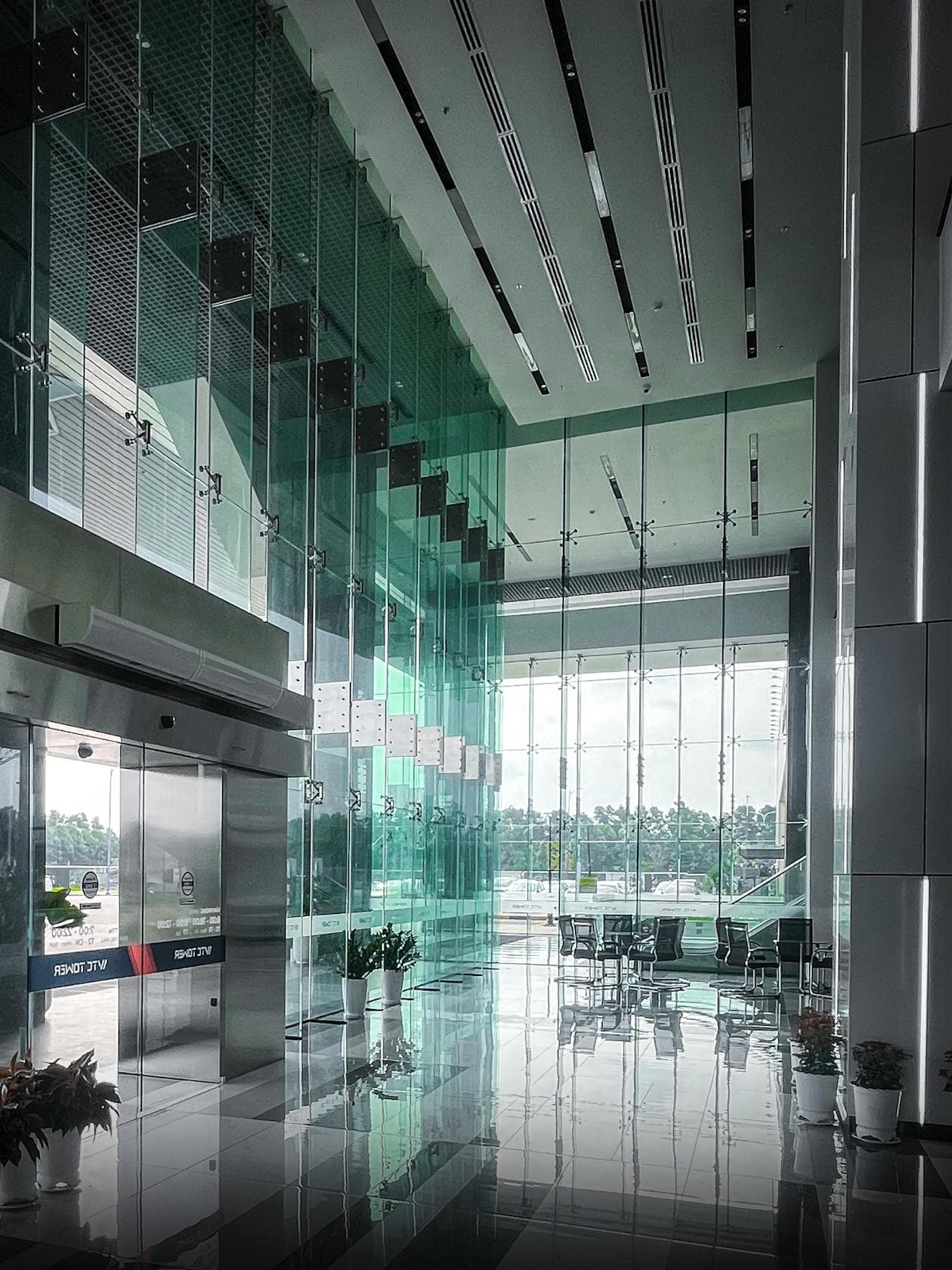 Corporate Lobby — Daily Maintenance