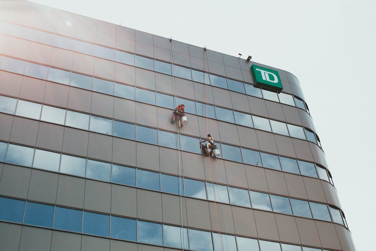 Office Tower — Lift Platform Service